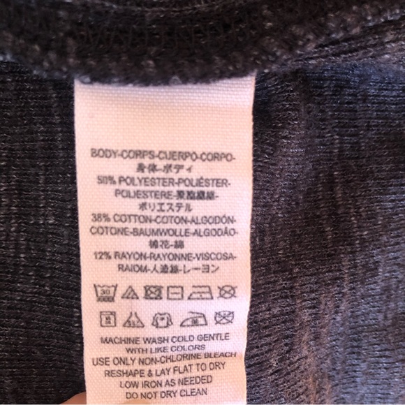 ❤️Free People We The Free Split Back Grey Turtleneck Sweater Back Slit Small P - Picture 13 of 13